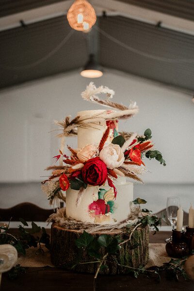 the-dottie-cake-company-boho Bohemian Bride