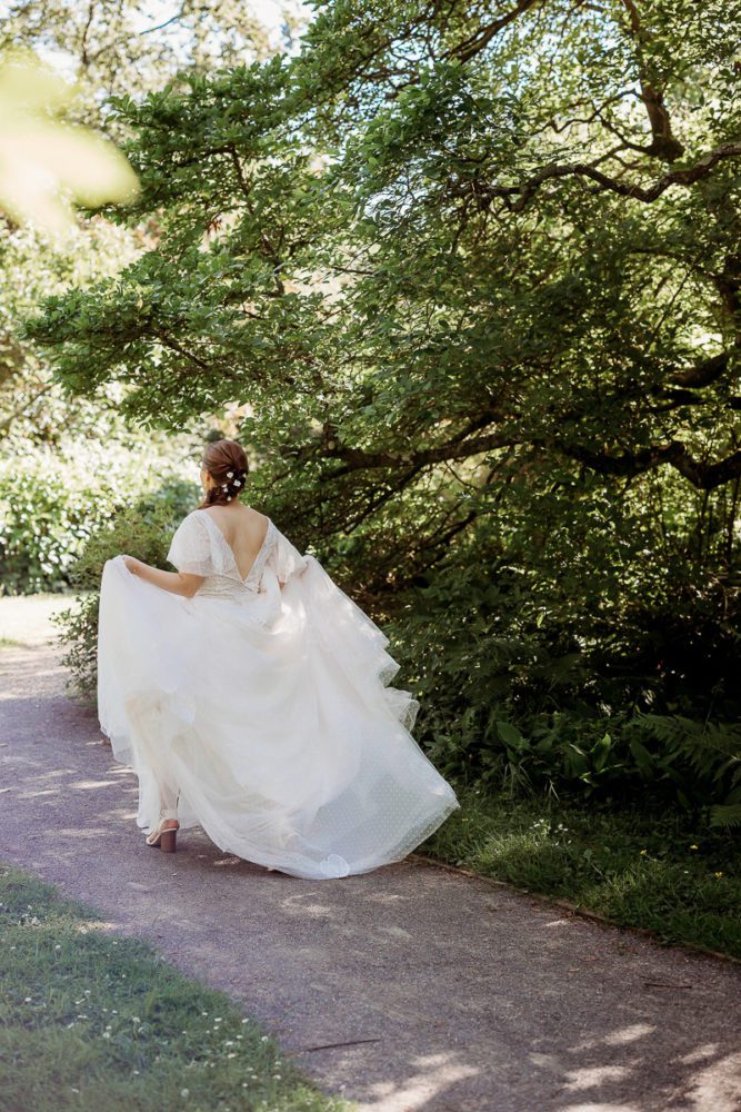 running bride