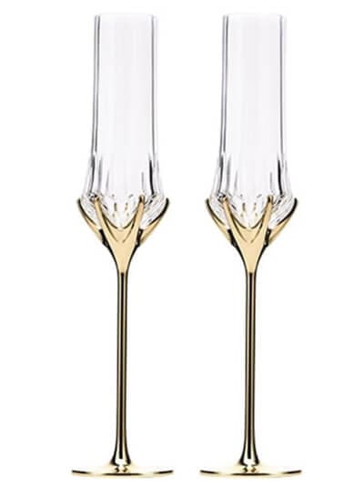unique wedding gift idea champagne flutes